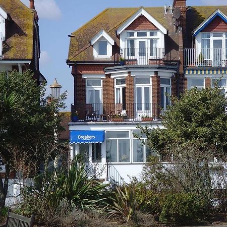 Breakers Bed And Breakfast Истборн Екстериор снимка