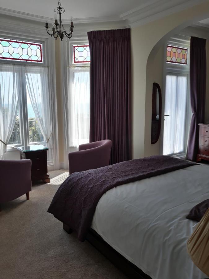 Breakers Bed And Breakfast Истборн Екстериор снимка