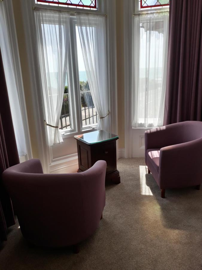 Breakers Bed And Breakfast Истборн Екстериор снимка